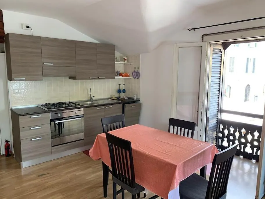 Casa Rino: Vacanze In Casetta...... Dongo Italia
